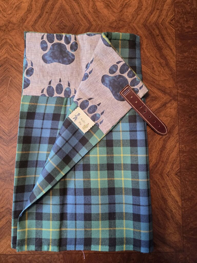 Box pleat kilts att. 2 uescqkb39attnvtcordpk9ya3fhkd9 b0bnexikq.jpg